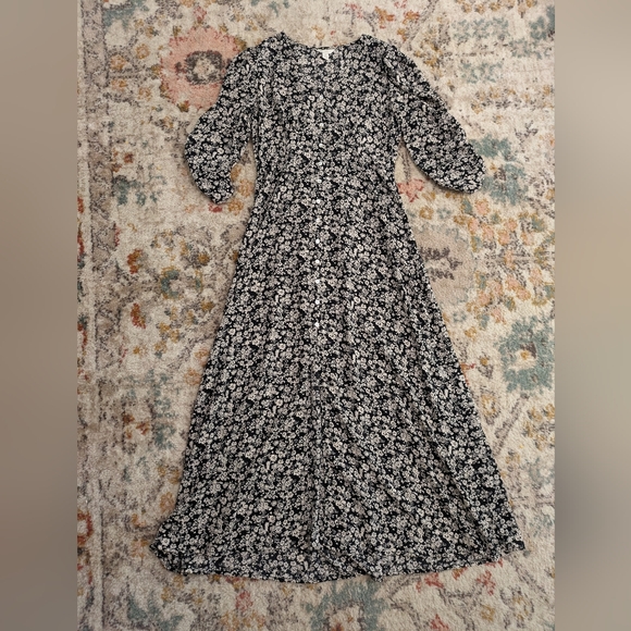 Dresses & Skirts - Maxi Floral dress